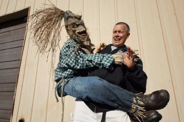 Cob Goblin Attack Scarecrow Puppet w/moving mouth - Image 4